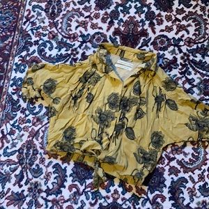 Urban outfitters size small patterned crop top